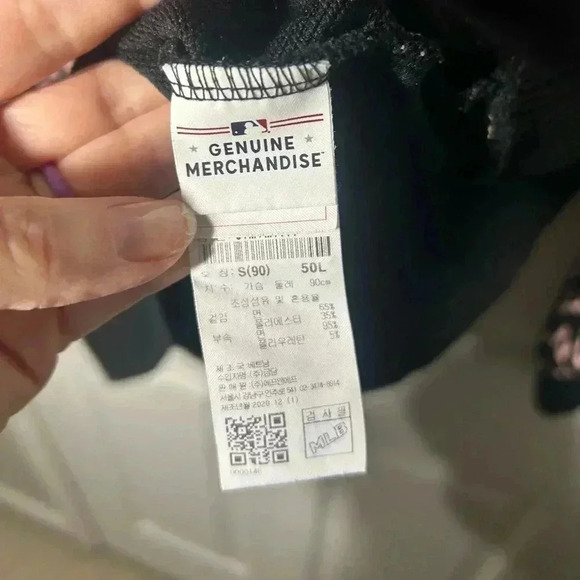 MLB New York YANKEES Monogram Embossed Sweatshirt Small Black & Pink Baseball - Picture 7 of 13